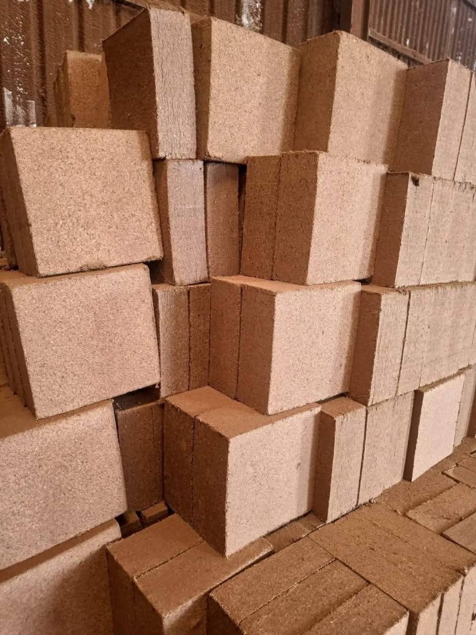 High EC Cocopeat 5 kg Block from Vimsen Exim